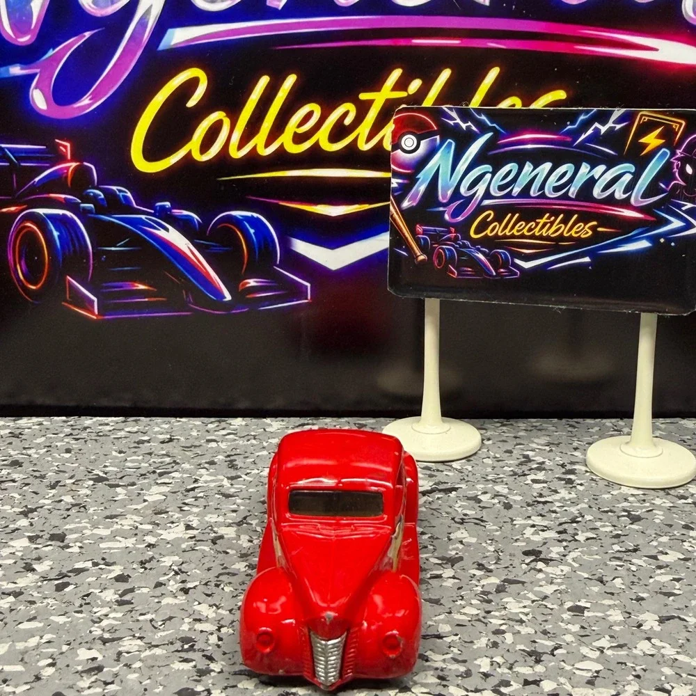 Hot Wheels 2001 Mattel 40 Ford Coupe Red with Flame Decals Diecast Car 1:64